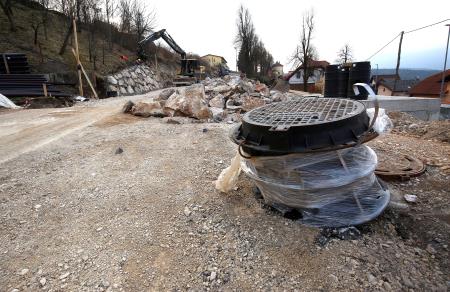 PRENOVA LJUBLJANSKE CESTE RAKEK 30 FOTO LJUBO VUKELIČ